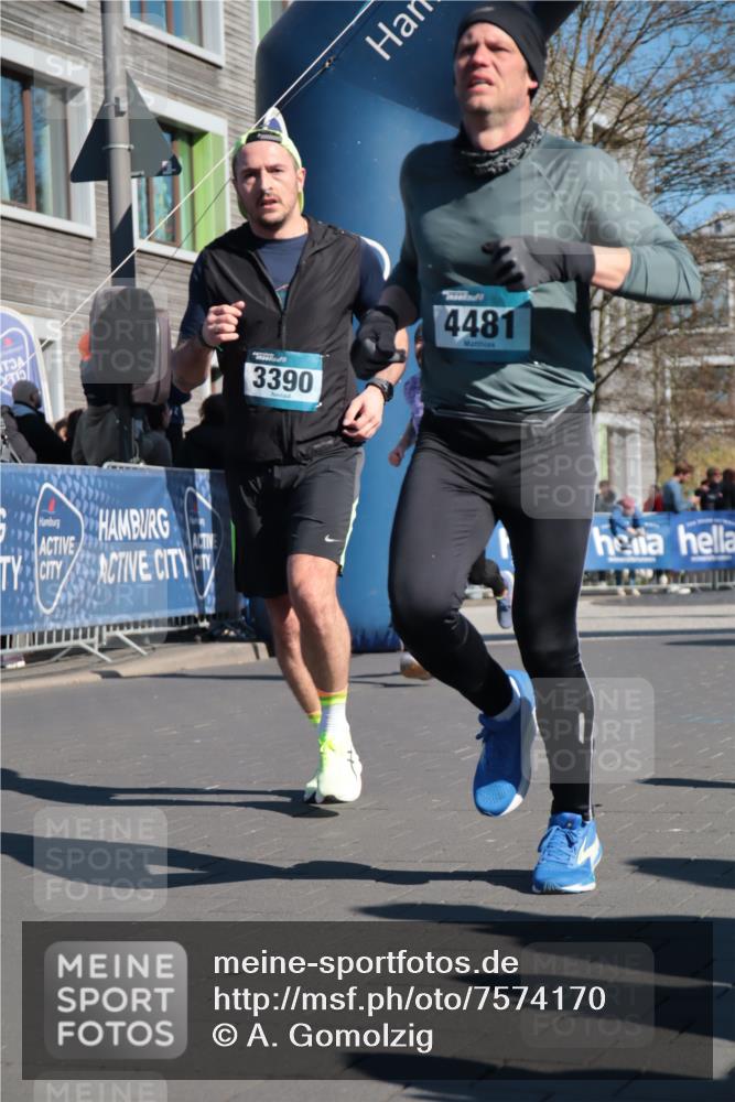 06.04.2025 - 44. Internationalen Wilhelmsburger Insellauf A. Gomolzig http://msf.ph/oto/7574170 06.04.2025 10:41:06 Ziel 3390, 3505, 3635, 4011, 4241, 4481, 4499 meine-sportfotos.de