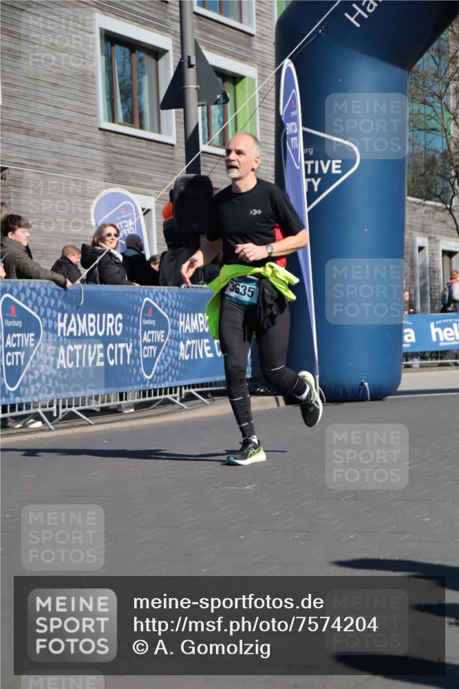 06.04.2025 - 44. Internationalen Wilhelmsburger Insellauf A. Gomolzig http://msf.ph/oto/7574204 06.04.2025 10:41:04 Ziel 3390, 3505, 3635, 4011, 4241, 4481 meine-sportfotos.de