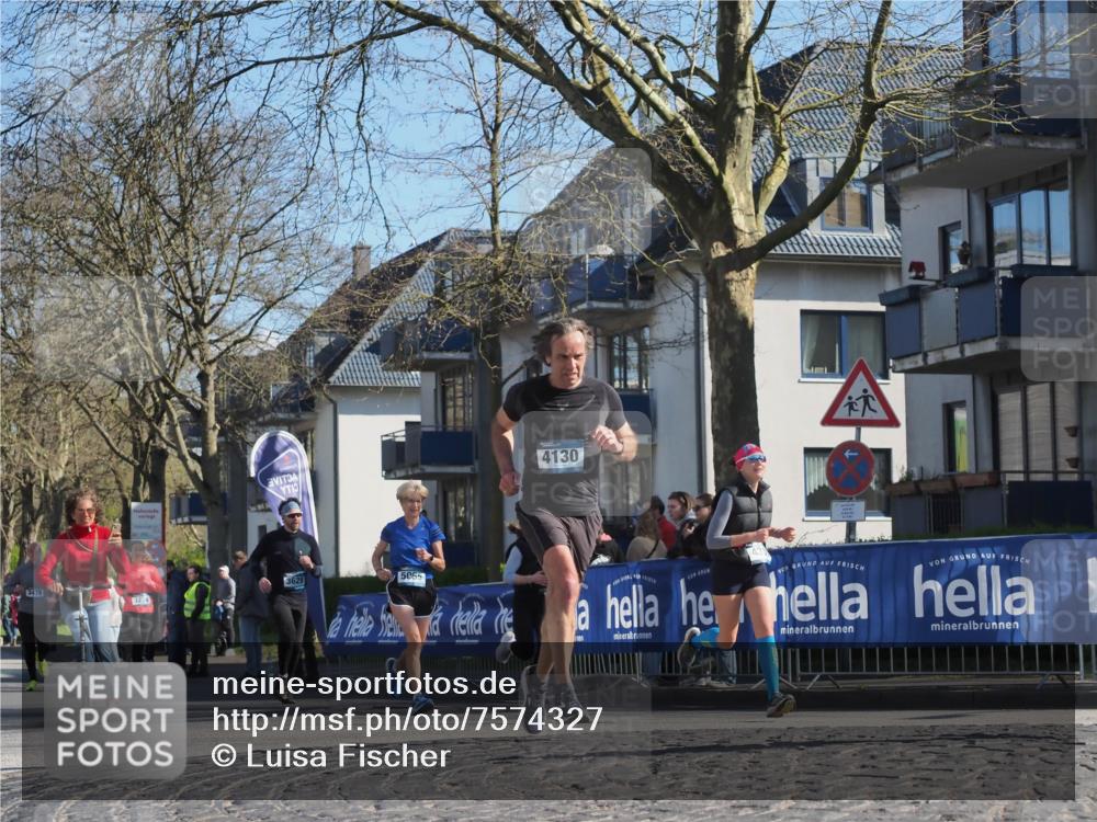 06.04.2025 - 44. Internationalen Wilhelmsburger Insellauf Luisa Fischer http://msf.ph/oto/7574327 06.04.2025 10:42:04 Ziel 3478, 3233, 3629, 5065, 4130 meine-sportfotos.de
