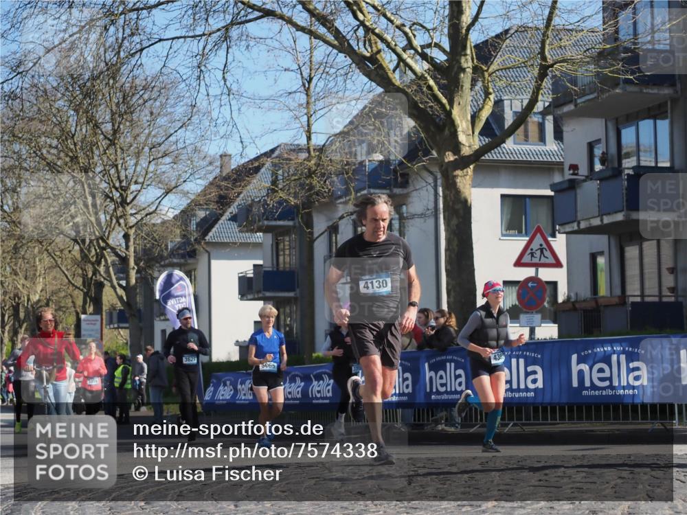 06.04.2025 - 44. Internationalen Wilhelmsburger Insellauf Luisa Fischer http://msf.ph/oto/7574338 06.04.2025 10:42:04 Ziel 3238, 3629, 4130, 5065, 435 meine-sportfotos.de