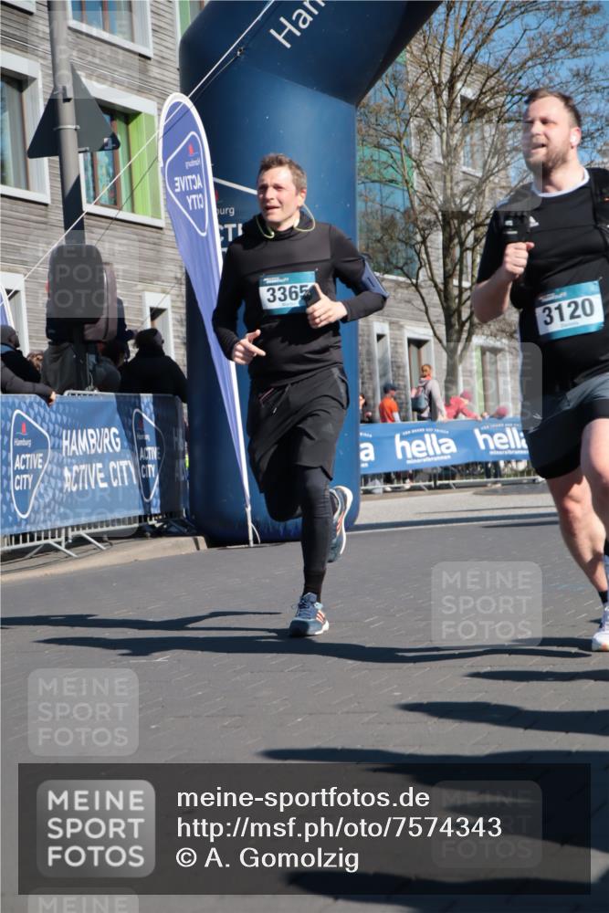 06.04.2025 - 44. Internationalen Wilhelmsburger Insellauf A. Gomolzig http://msf.ph/oto/7574343 06.04.2025 10:40:38 Ziel 3086, 3120, 3365, 3467, 3652, 4202, 4438, 4445 meine-sportfotos.de