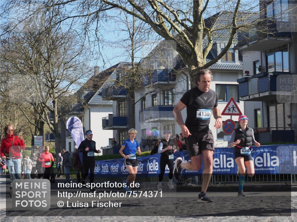 06.04.2025 - 44. Internationalen Wilhelmsburger Insellauf Luisa Fischer http://msf.ph/oto/7574371 06.04.2025 10:42:04 Ziel 3238, 3629, 5065, 3751, 4130, 4350 meine-sportfotos.de