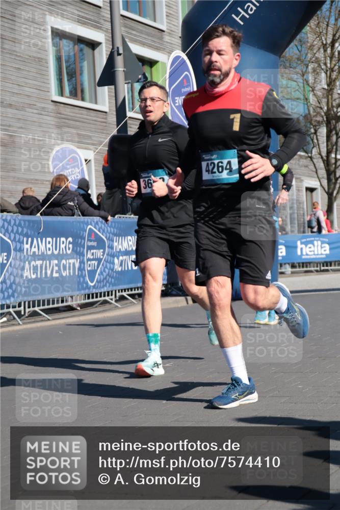 06.04.2025 - 44. Internationalen Wilhelmsburger Insellauf A. Gomolzig http://msf.ph/oto/7574410 06.04.2025 10:40:32 Ziel 3021, 3086, 3120, 3263, 3319, 3574, 3652, 4264, 4445 meine-sportfotos.de