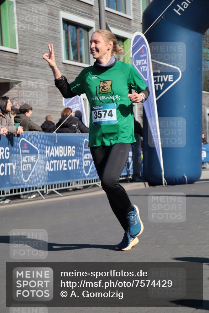 06.04.2025 - 44. Internationalen Wilhelmsburger Insellauf A. Gomolzig http://msf.ph/oto/7574429 06.04.2025 10:40:31 Ziel 3021, 3086, 3263, 3319, 3574, 3652, 4264, 4445 meine-sportfotos.de