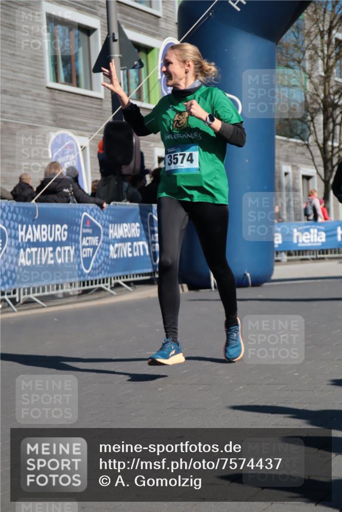 06.04.2025 - 44. Internationalen Wilhelmsburger Insellauf A. Gomolzig http://msf.ph/oto/7574437 06.04.2025 10:40:30 Ziel 3021, 3263, 3319, 3574, 3652, 3974, 4264, 4445 meine-sportfotos.de