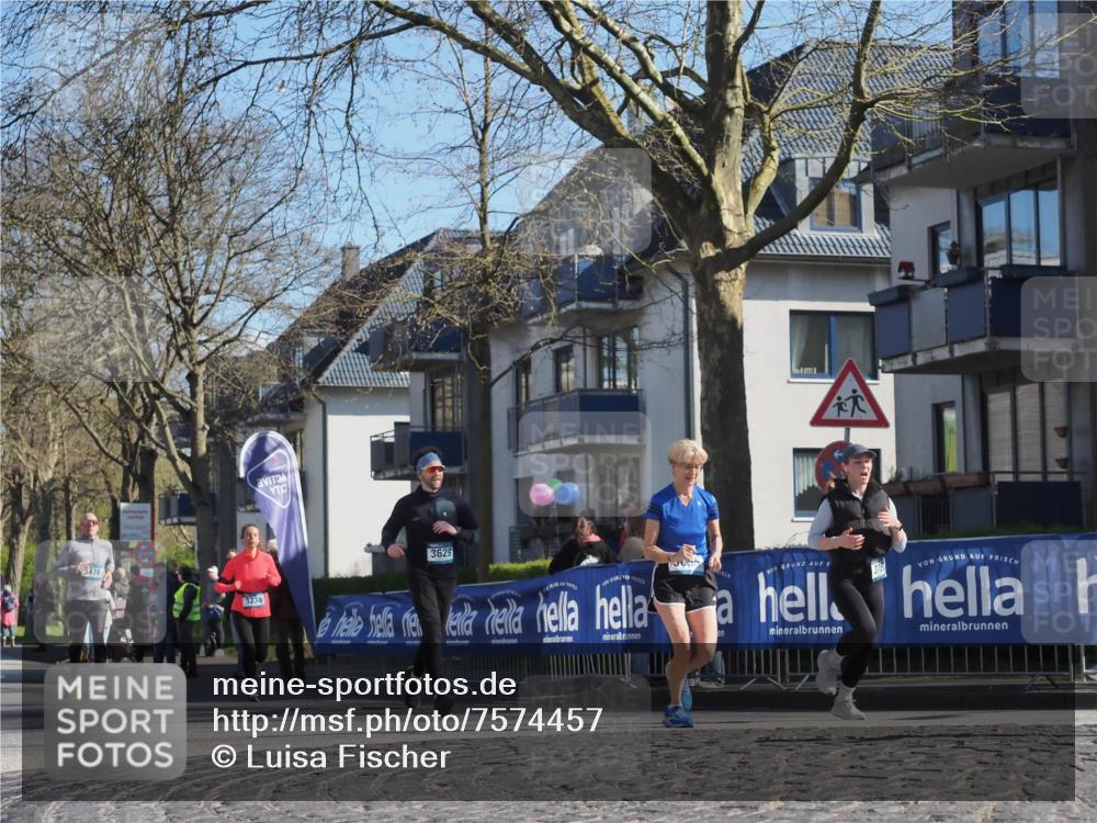 06.04.2025 - 44. Internationalen Wilhelmsburger Insellauf Luisa Fischer http://msf.ph/oto/7574457 06.04.2025 10:42:05 Ziel 9478, 3238, 3629, 20655, 375 meine-sportfotos.de