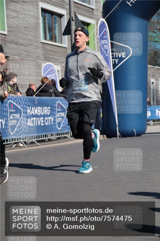 06.04.2025 - 44. Internationalen Wilhelmsburger Insellauf A. Gomolzig http://msf.ph/oto/7574475 06.04.2025 10:40:27 Ziel 3021, 3263, 3319, 3574, 3617, 3652, 3974, 4139, 4264, 4445 meine-sportfotos.de