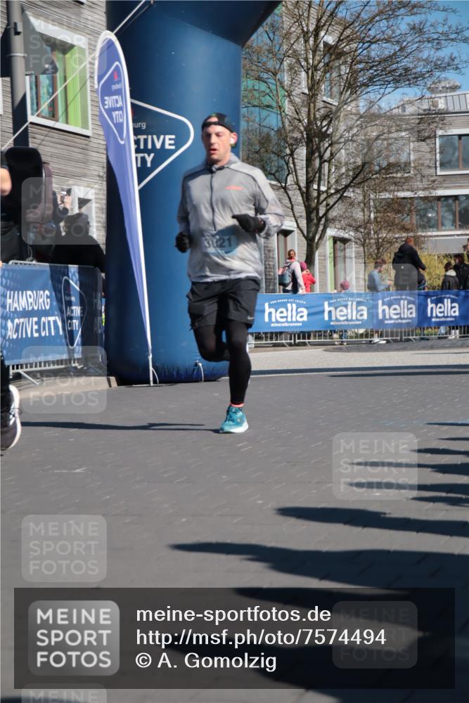 06.04.2025 - 44. Internationalen Wilhelmsburger Insellauf A. Gomolzig http://msf.ph/oto/7574494 06.04.2025 10:40:26 Ziel 3021, 3263, 3319, 3574, 3617, 3974, 4139, 4264 meine-sportfotos.de