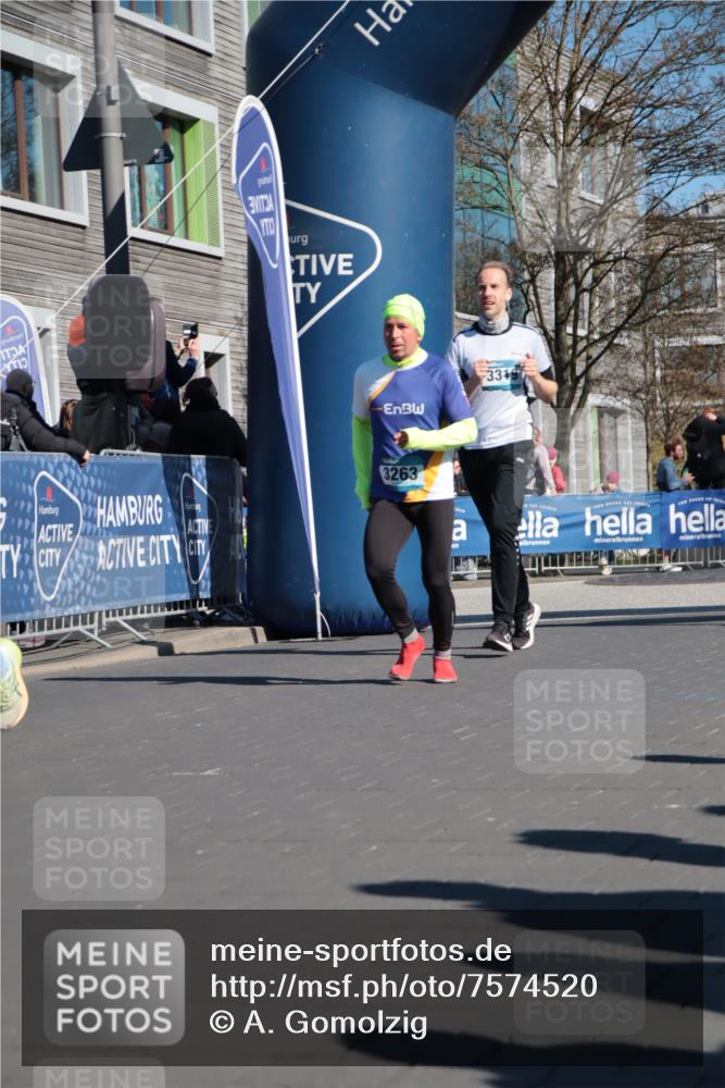 06.04.2025 - 44. Internationalen Wilhelmsburger Insellauf A. Gomolzig http://msf.ph/oto/7574520 06.04.2025 10:40:24 Ziel 3021, 3263, 3319, 3617, 3974, 4139 meine-sportfotos.de