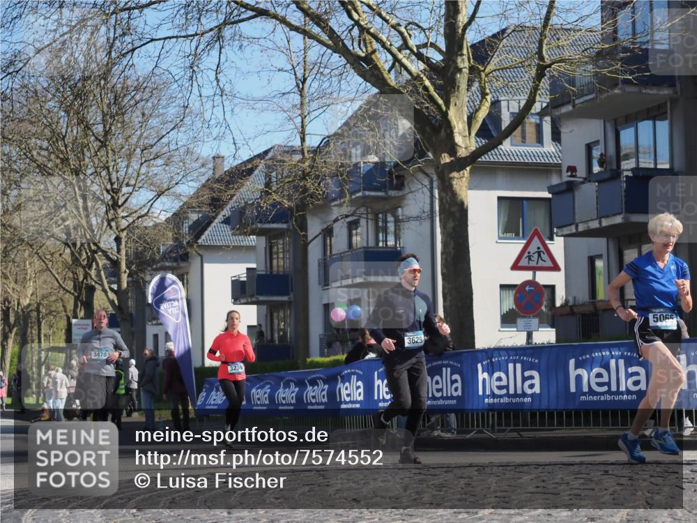 06.04.2025 - 44. Internationalen Wilhelmsburger Insellauf Luisa Fischer http://msf.ph/oto/7574552 06.04.2025 10:42:07 Ziel 3478, 3629, 3238, 506 meine-sportfotos.de