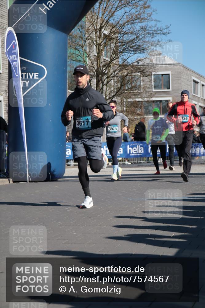 06.04.2025 - 44. Internationalen Wilhelmsburger Insellauf A. Gomolzig http://msf.ph/oto/7574567 06.04.2025 10:40:22 Ziel 3021, 3263, 3319, 3617, 3974, 4139 meine-sportfotos.de