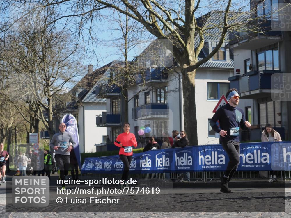 06.04.2025 - 44. Internationalen Wilhelmsburger Insellauf Luisa Fischer http://msf.ph/oto/7574619 06.04.2025 10:42:07 Ziel 3478, 3629, 3238 meine-sportfotos.de