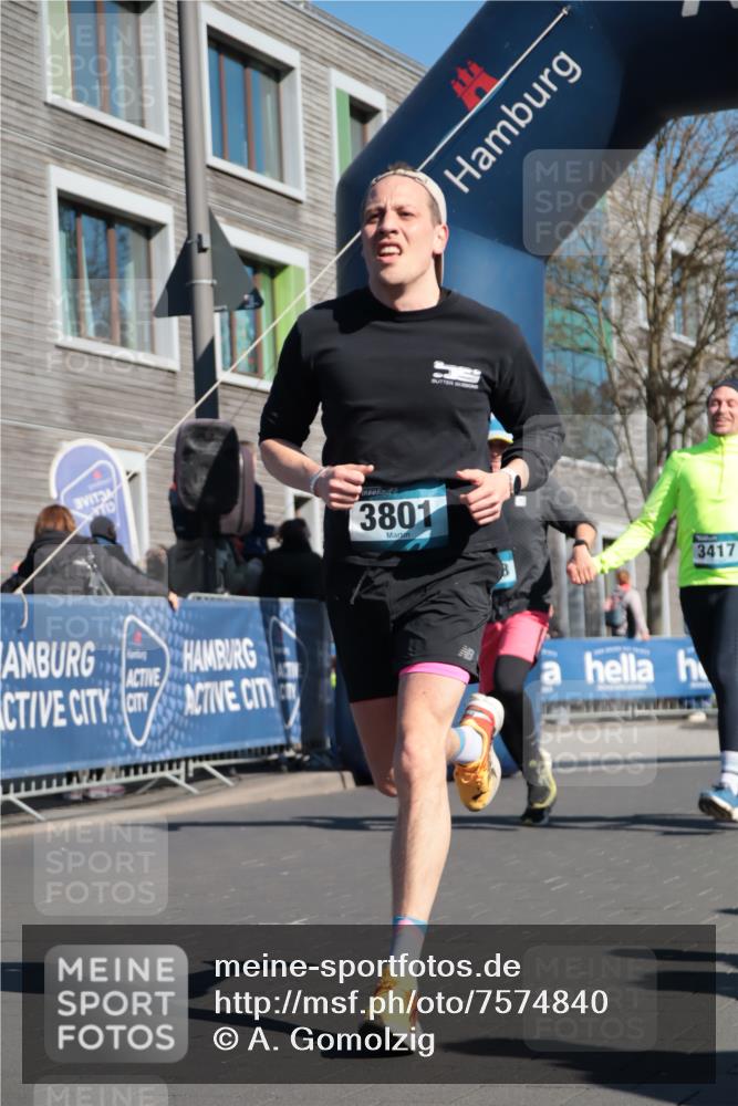 06.04.2025 - 44. Internationalen Wilhelmsburger Insellauf A. Gomolzig http://msf.ph/oto/7574840 06.04.2025 10:39:34 Ziel 3417, 3418, 3756, 3801, 3833, 4067, 5095, 5179 meine-sportfotos.de