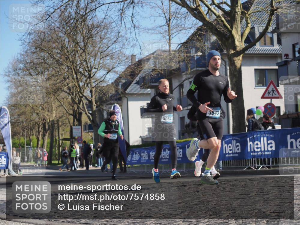 06.04.2025 - 44. Internationalen Wilhelmsburger Insellauf Luisa Fischer http://msf.ph/oto/7574858 06.04.2025 10:36:57 Ziel 4099, 5084, 3543 meine-sportfotos.de