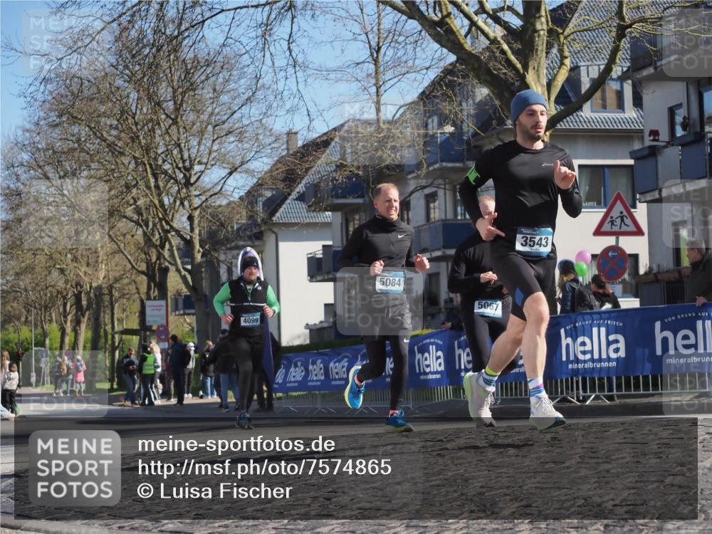06.04.2025 - 44. Internationalen Wilhelmsburger Insellauf Luisa Fischer http://msf.ph/oto/7574865 06.04.2025 10:36:57 Ziel 4099, 5084, 5067, 3543 meine-sportfotos.de