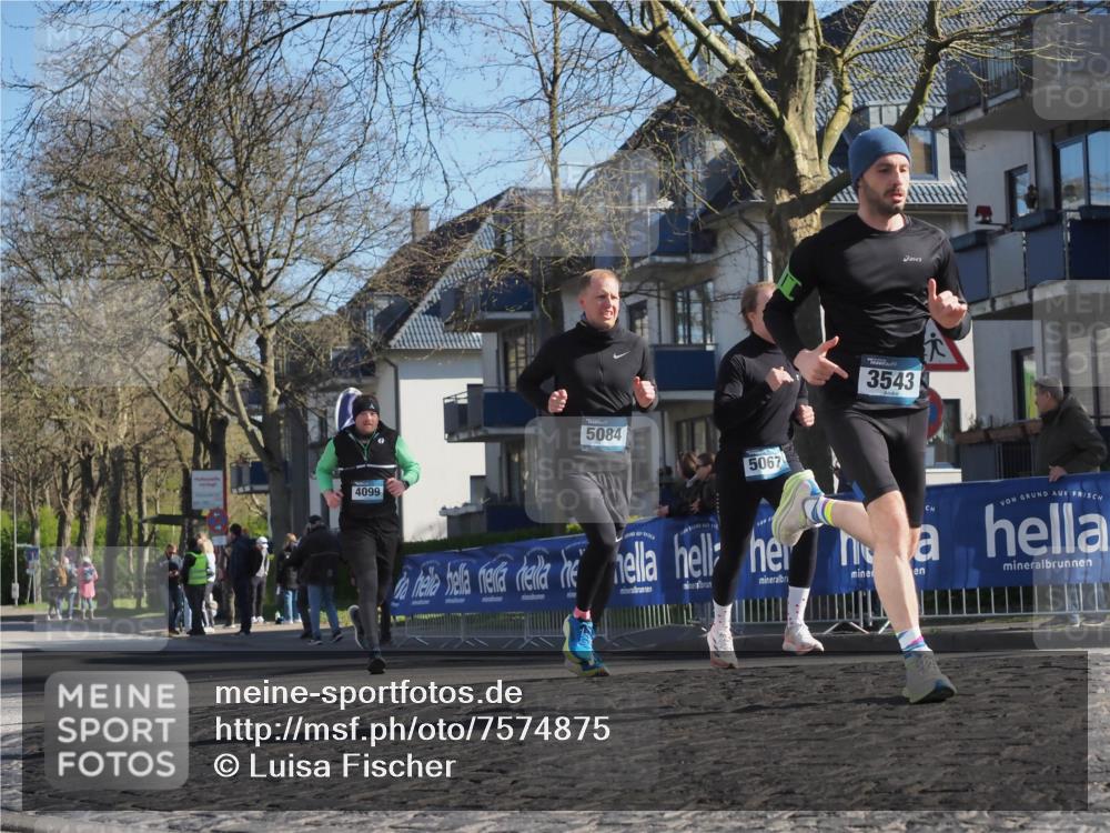 06.04.2025 - 44. Internationalen Wilhelmsburger Insellauf Luisa Fischer http://msf.ph/oto/7574875 06.04.2025 10:36:57 Ziel 4099, 5084, 5067, 3543 meine-sportfotos.de
