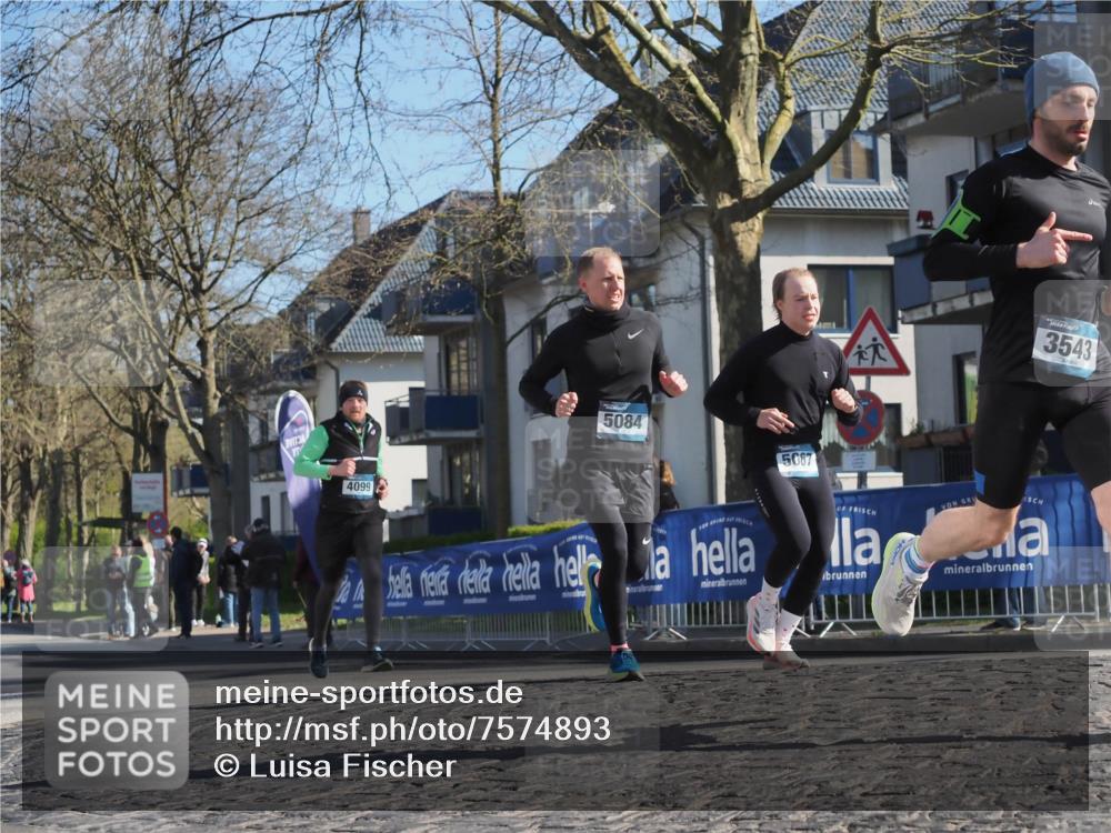06.04.2025 - 44. Internationalen Wilhelmsburger Insellauf Luisa Fischer http://msf.ph/oto/7574893 06.04.2025 10:36:58 Ziel 4099, 5084, 5067, 3543 meine-sportfotos.de