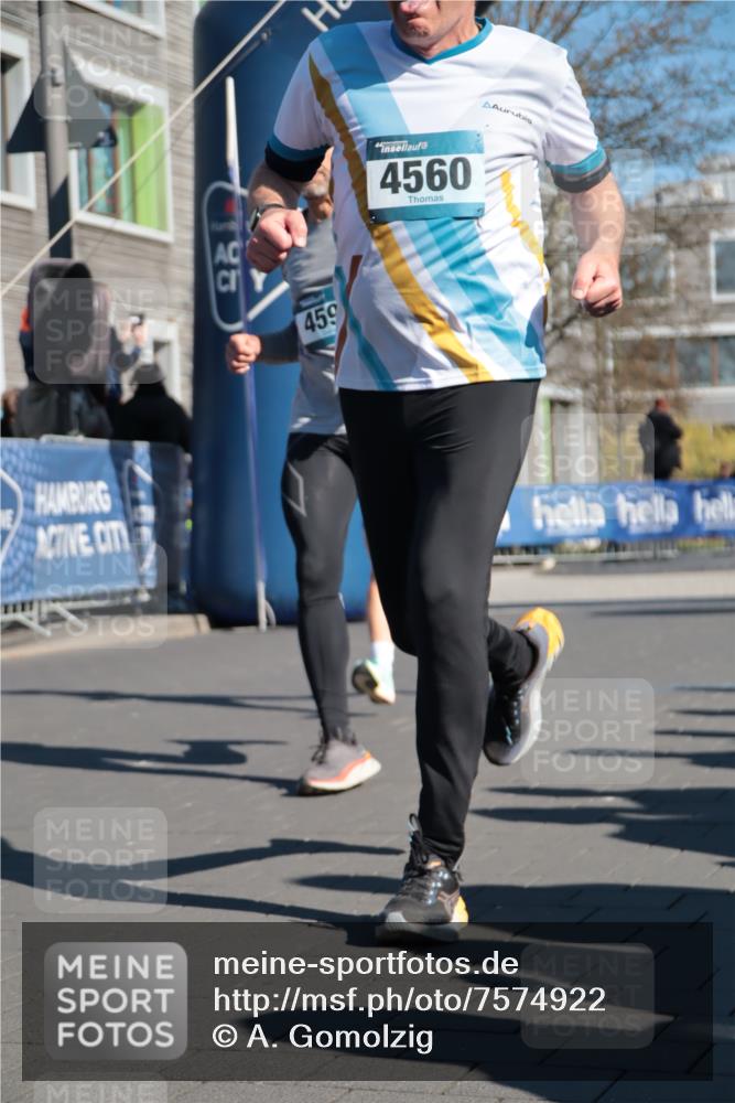 06.04.2025 - 44. Internationalen Wilhelmsburger Insellauf A. Gomolzig http://msf.ph/oto/7574922 06.04.2025 10:39:17 Ziel 3350, 3592, 3709, 3915, 4253, 4560, 4592 meine-sportfotos.de