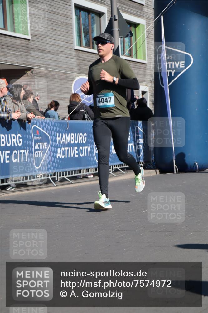 06.04.2025 - 44. Internationalen Wilhelmsburger Insellauf A. Gomolzig http://msf.ph/oto/7574972 06.04.2025 10:39:08 Ziel 3350, 3709, 3915, 4047, 4253, 4337, 4359 meine-sportfotos.de