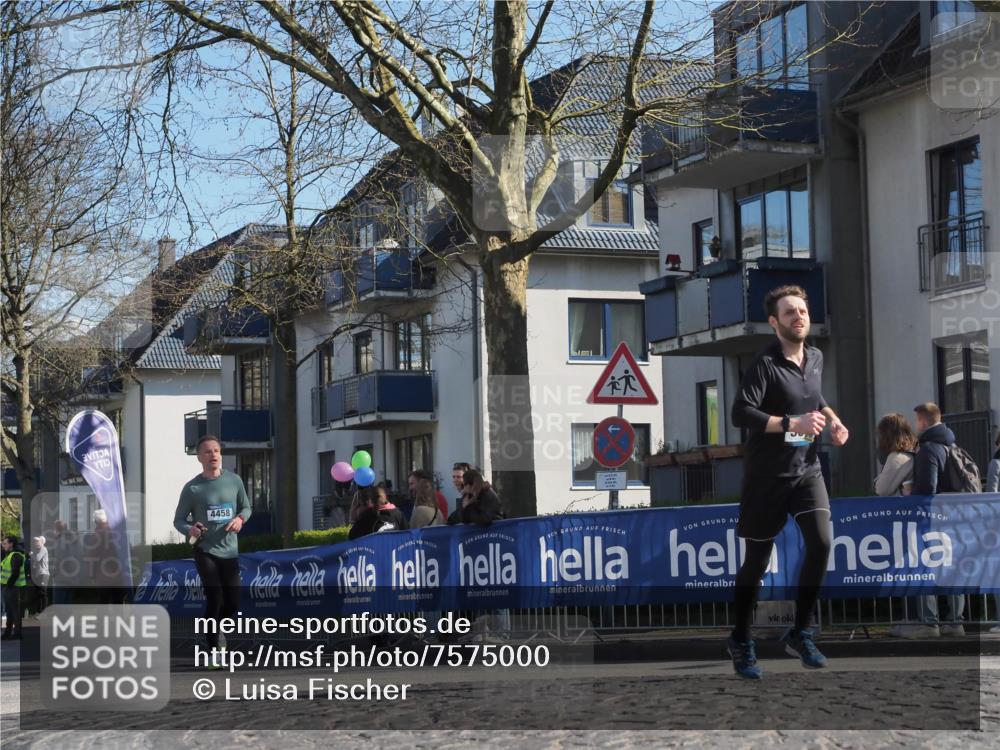 06.04.2025 - 44. Internationalen Wilhelmsburger Insellauf Luisa Fischer http://msf.ph/oto/7575000 06.04.2025 10:42:17 Ziel 4458 meine-sportfotos.de
