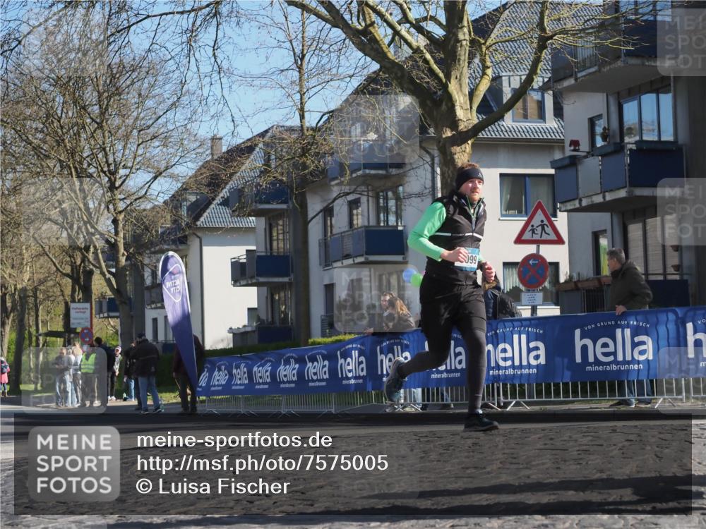 06.04.2025 - 44. Internationalen Wilhelmsburger Insellauf Luisa Fischer http://msf.ph/oto/7575005 06.04.2025 10:36:59 Ziel 13, 99 meine-sportfotos.de