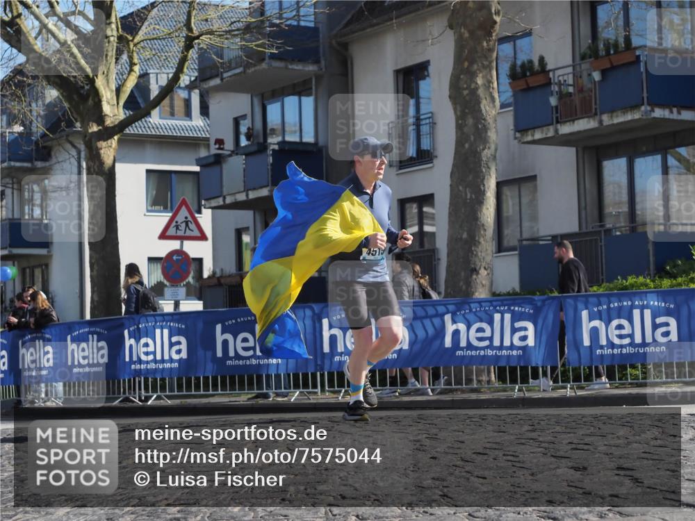 06.04.2025 - 44. Internationalen Wilhelmsburger Insellauf Luisa Fischer http://msf.ph/oto/7575044 06.04.2025 10:37:10 Ziel 451 meine-sportfotos.de