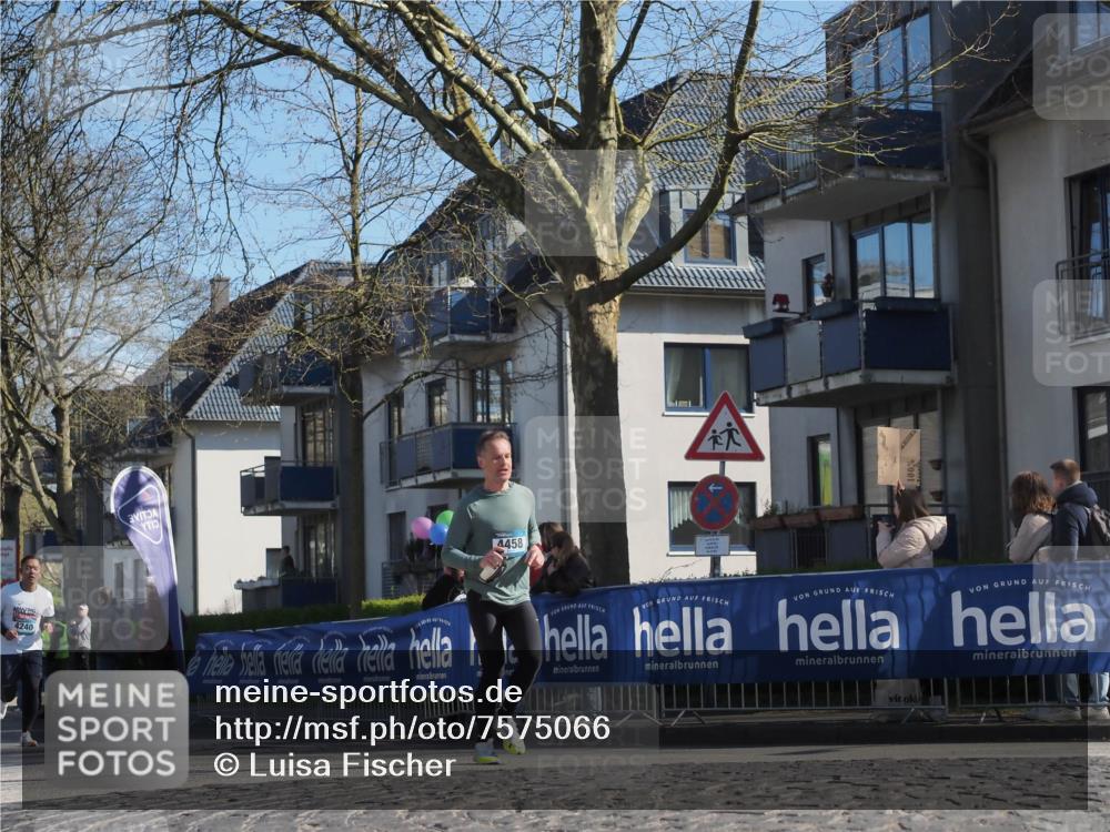 06.04.2025 - 44. Internationalen Wilhelmsburger Insellauf Luisa Fischer http://msf.ph/oto/7575066 06.04.2025 10:42:19 Ziel 4458, 4240 meine-sportfotos.de