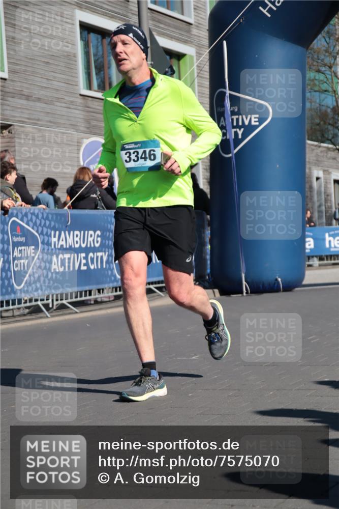 06.04.2025 - 44. Internationalen Wilhelmsburger Insellauf A. Gomolzig http://msf.ph/oto/7575070 06.04.2025 10:38:59 Ziel 3346, 3995 meine-sportfotos.de