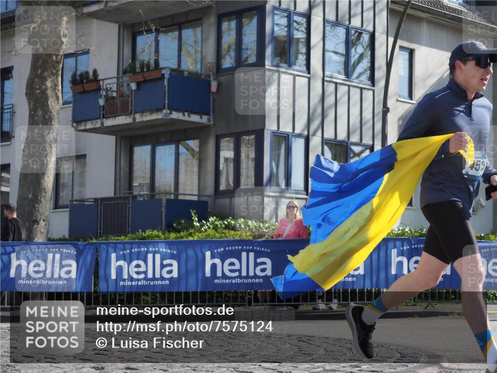 06.04.2025 - 44. Internationalen Wilhelmsburger Insellauf Luisa Fischer http://msf.ph/oto/7575124 06.04.2025 10:37:11 Ziel 45 meine-sportfotos.de