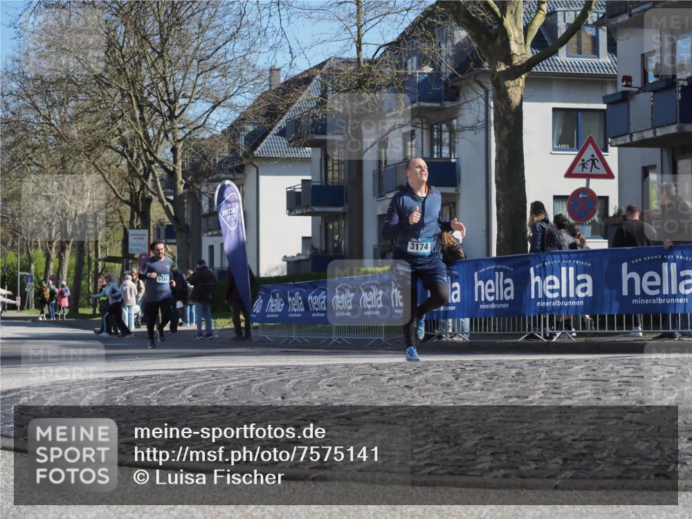 06.04.2025 - 44. Internationalen Wilhelmsburger Insellauf Luisa Fischer http://msf.ph/oto/7575141 06.04.2025 10:37:14 Ziel 3174, 5188 meine-sportfotos.de