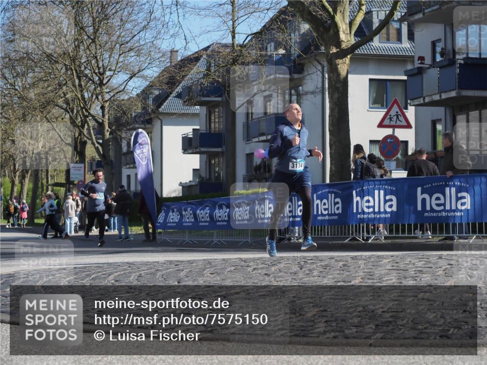 06.04.2025 - 44. Internationalen Wilhelmsburger Insellauf Luisa Fischer http://msf.ph/oto/7575150 06.04.2025 10:37:14 Ziel 3174, 5188 meine-sportfotos.de
