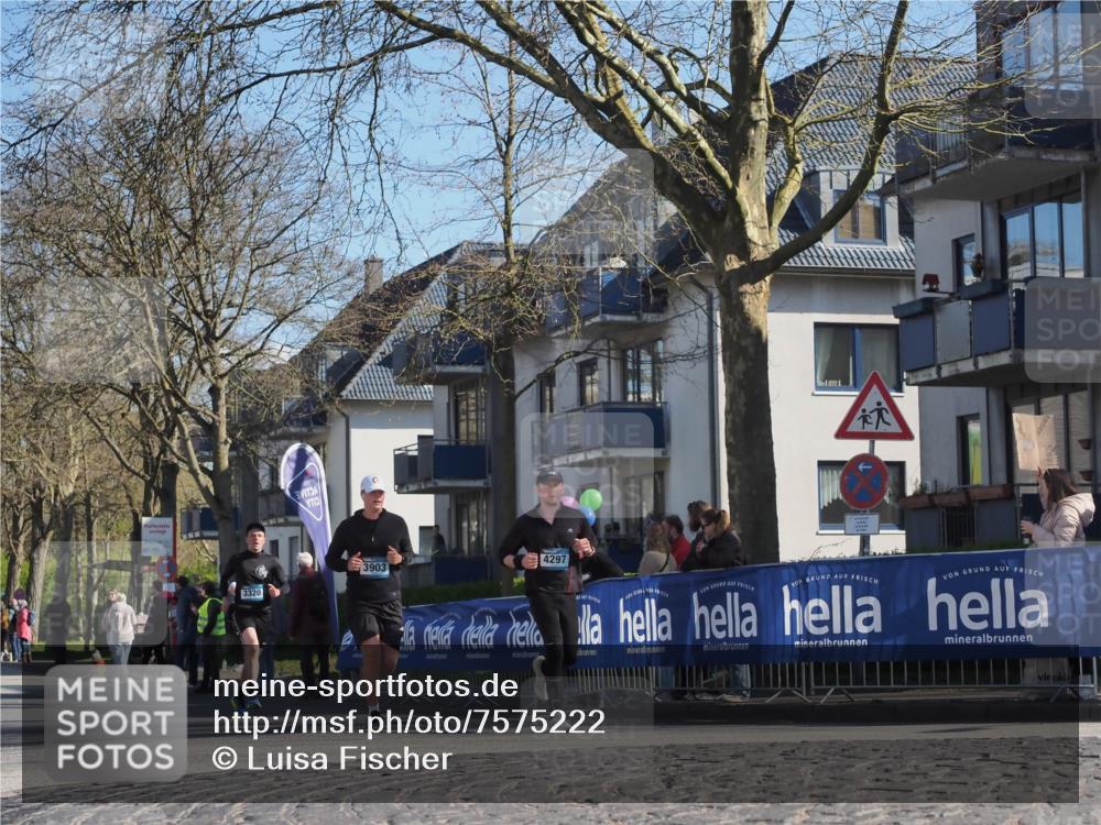 06.04.2025 - 44. Internationalen Wilhelmsburger Insellauf Luisa Fischer http://msf.ph/oto/7575222 06.04.2025 10:42:24 Ziel 3320, 3903, 4297 meine-sportfotos.de