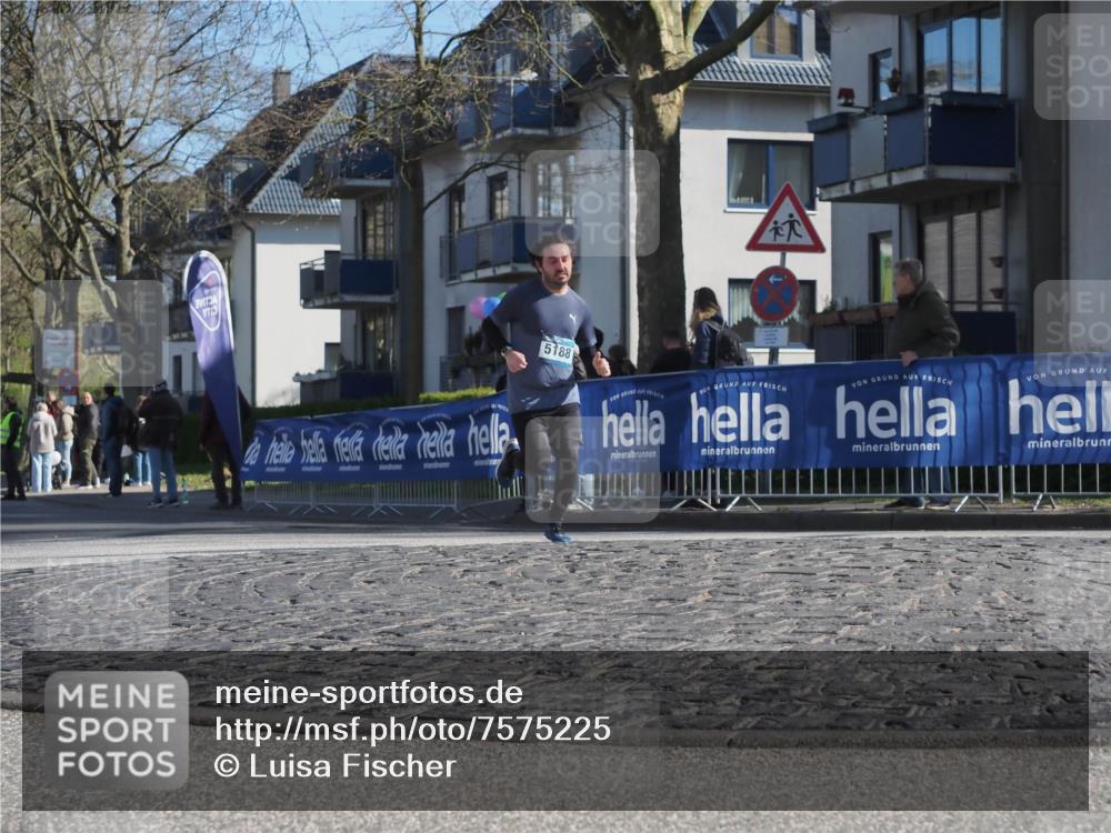 06.04.2025 - 44. Internationalen Wilhelmsburger Insellauf Luisa Fischer http://msf.ph/oto/7575225 06.04.2025 10:37:17 Ziel 5188 meine-sportfotos.de