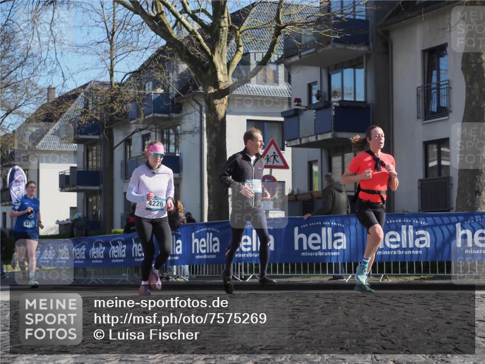 06.04.2025 - 44. Internationalen Wilhelmsburger Insellauf Luisa Fischer http://msf.ph/oto/7575269 06.04.2025 10:37:31 Ziel 4470, 4226, 3206 meine-sportfotos.de