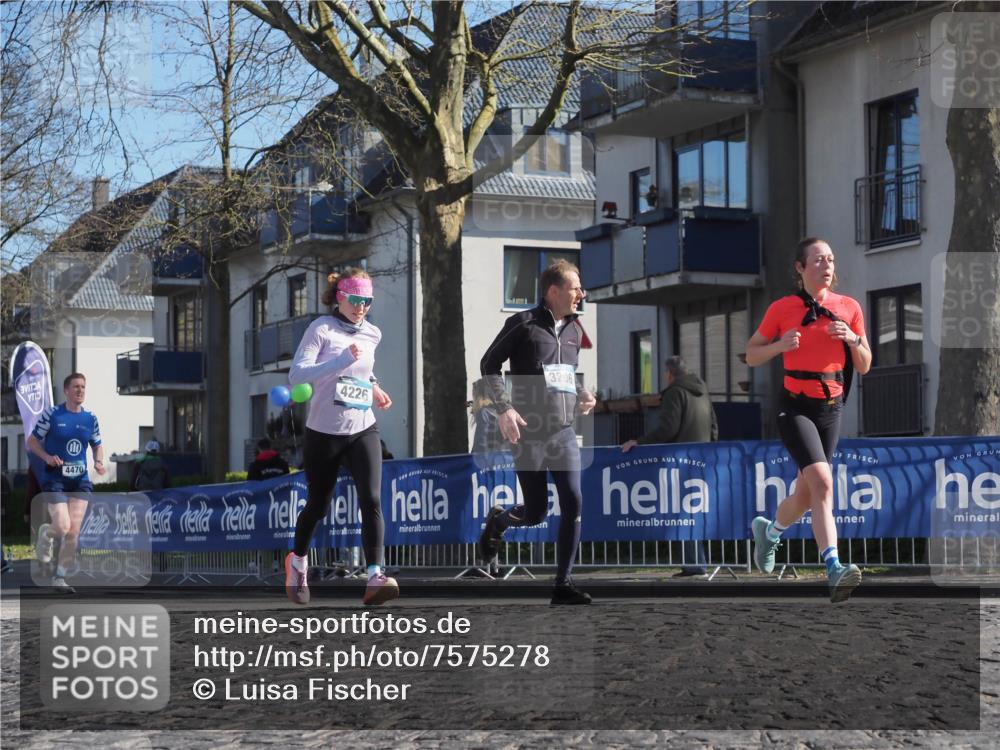 06.04.2025 - 44. Internationalen Wilhelmsburger Insellauf Luisa Fischer http://msf.ph/oto/7575278 06.04.2025 10:37:31 Ziel 4226, 32, 06, 4470 meine-sportfotos.de