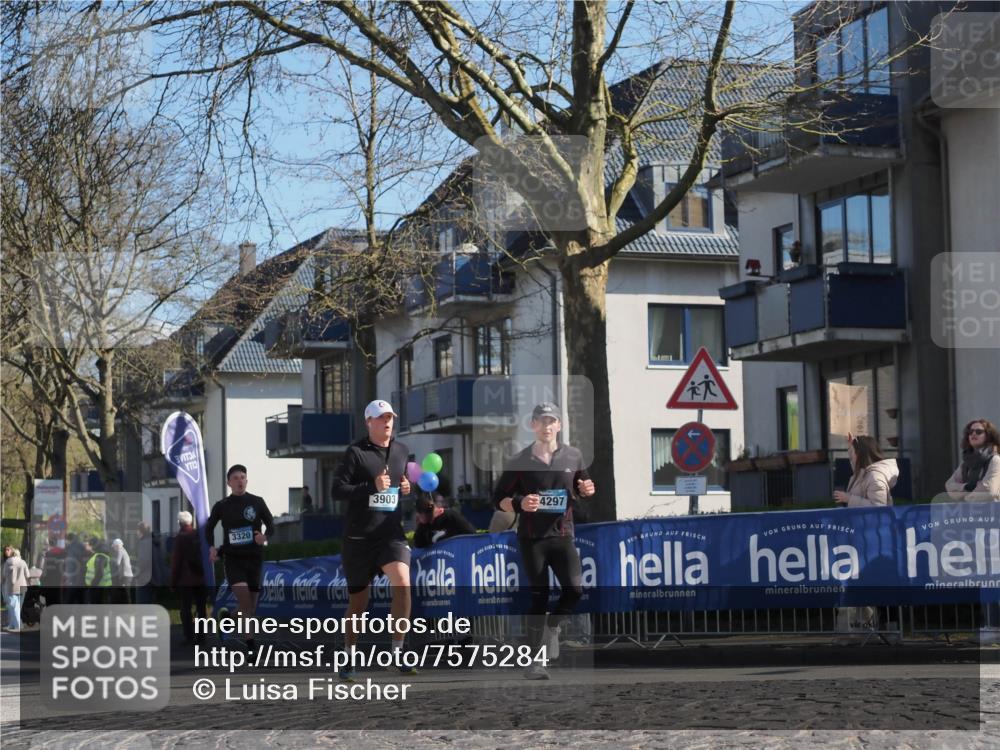 06.04.2025 - 44. Internationalen Wilhelmsburger Insellauf Luisa Fischer http://msf.ph/oto/7575284 06.04.2025 10:42:24 Ziel 3320, 3903, 4297 meine-sportfotos.de
