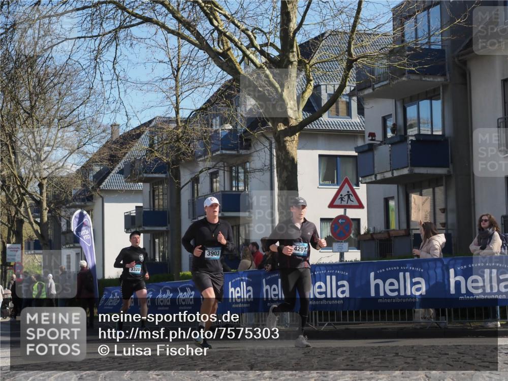 06.04.2025 - 44. Internationalen Wilhelmsburger Insellauf Luisa Fischer http://msf.ph/oto/7575303 06.04.2025 10:42:25 Ziel 3320, 3903, 4297 meine-sportfotos.de