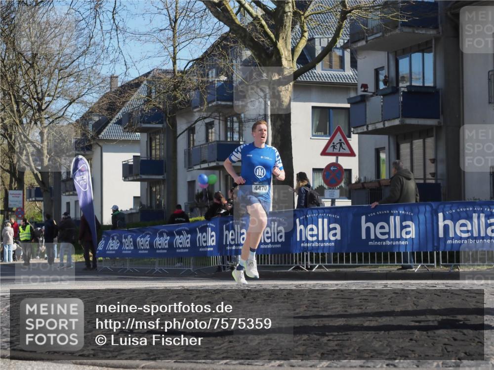 06.04.2025 - 44. Internationalen Wilhelmsburger Insellauf Luisa Fischer http://msf.ph/oto/7575359 06.04.2025 10:37:33 Ziel 4470 meine-sportfotos.de