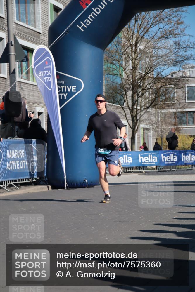 06.04.2025 - 44. Internationalen Wilhelmsburger Insellauf A. Gomolzig http://msf.ph/oto/7575360 06.04.2025 10:38:05 Ziel 3654, 3840, 3921, 4278, 4279, 4290, 4365, 4507 meine-sportfotos.de