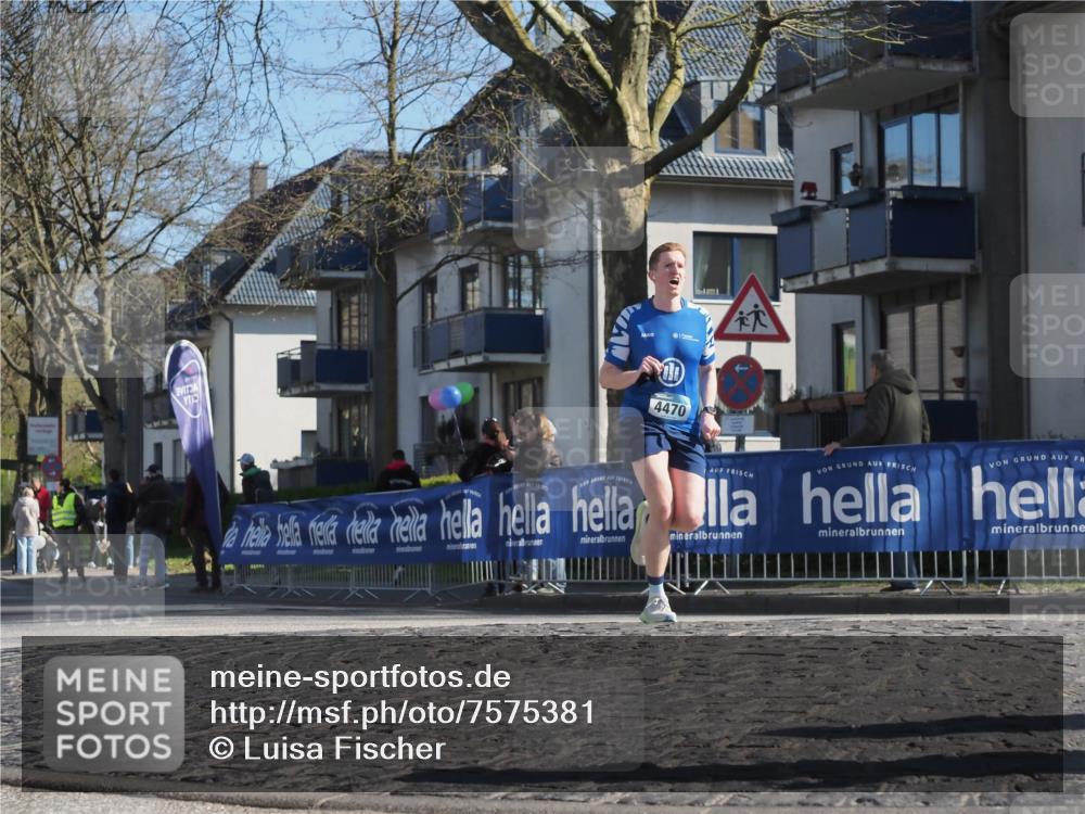 06.04.2025 - 44. Internationalen Wilhelmsburger Insellauf Luisa Fischer http://msf.ph/oto/7575381 06.04.2025 10:37:33 Ziel 4470 meine-sportfotos.de