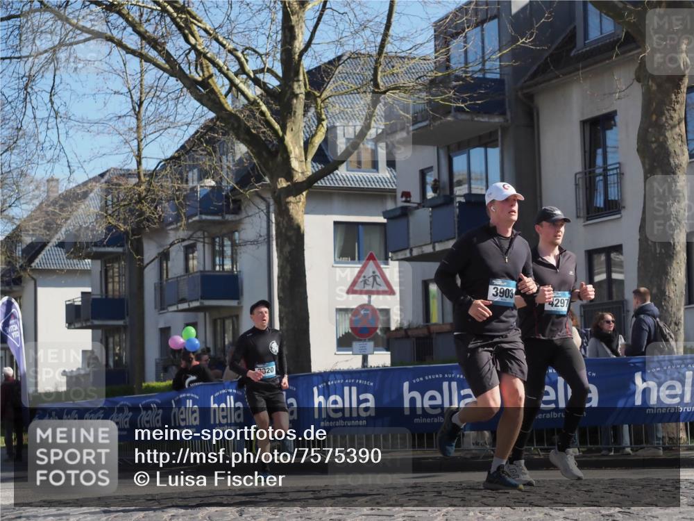 06.04.2025 - 44. Internationalen Wilhelmsburger Insellauf Luisa Fischer http://msf.ph/oto/7575390 06.04.2025 10:42:26 Ziel 3320, 3903, 4297 meine-sportfotos.de