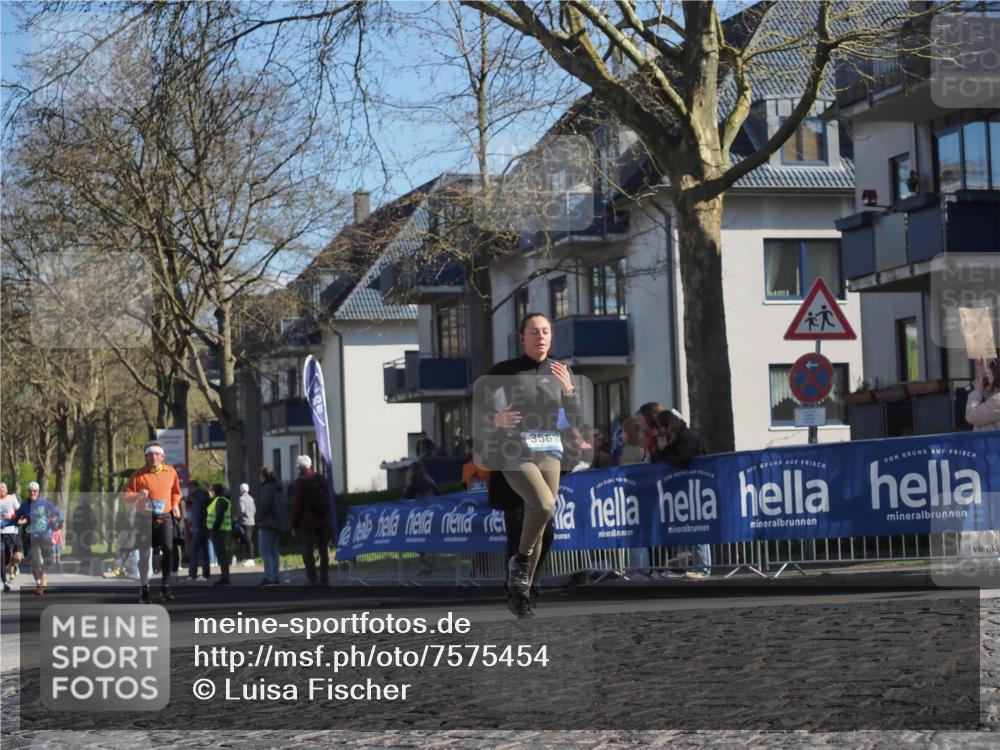 06.04.2025 - 44. Internationalen Wilhelmsburger Insellauf Luisa Fischer http://msf.ph/oto/7575454 06.04.2025 10:42:35 Ziel 3563 meine-sportfotos.de