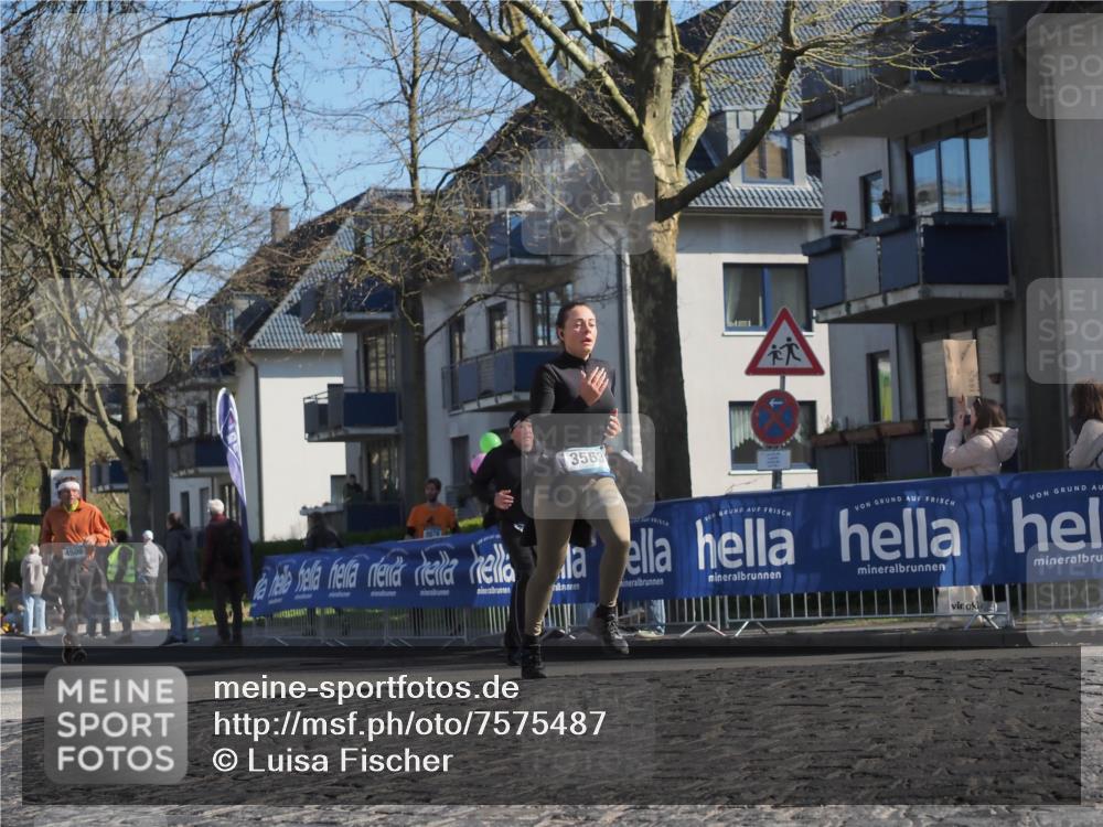 06.04.2025 - 44. Internationalen Wilhelmsburger Insellauf Luisa Fischer http://msf.ph/oto/7575487 06.04.2025 10:42:35 Ziel 4506, 3563 meine-sportfotos.de