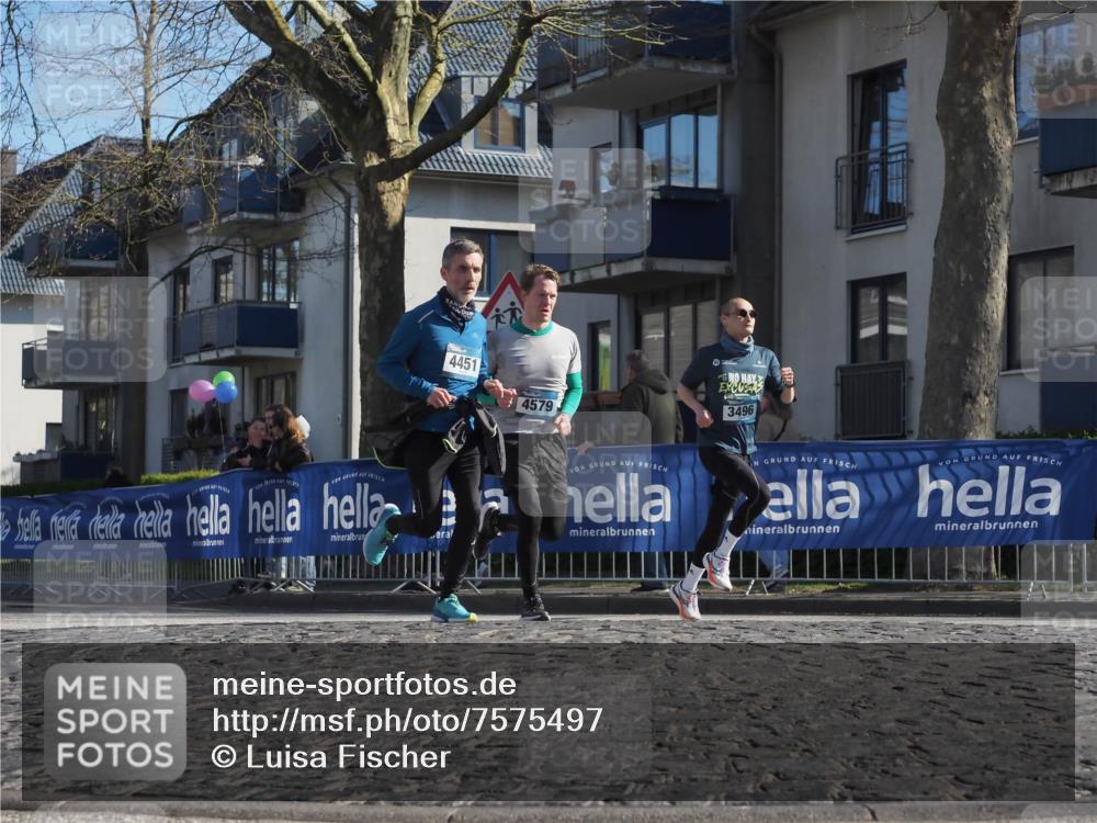06.04.2025 - 44. Internationalen Wilhelmsburger Insellauf Luisa Fischer http://msf.ph/oto/7575497 06.04.2025 10:37:41 Ziel 4451, 4579, 3496 meine-sportfotos.de