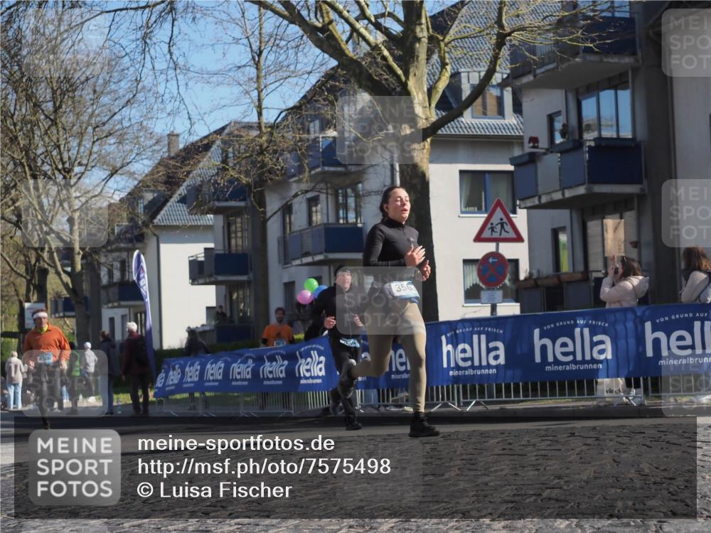 06.04.2025 - 44. Internationalen Wilhelmsburger Insellauf Luisa Fischer http://msf.ph/oto/7575498 06.04.2025 10:42:36 Ziel 356, 4506 meine-sportfotos.de