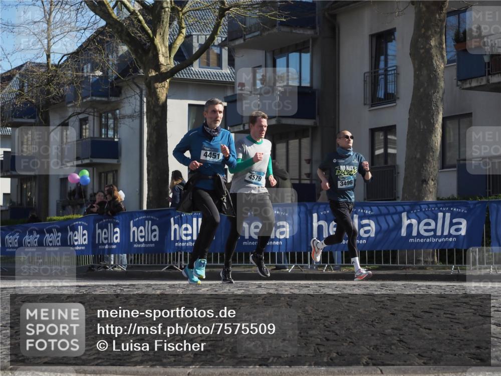 06.04.2025 - 44. Internationalen Wilhelmsburger Insellauf Luisa Fischer http://msf.ph/oto/7575509 06.04.2025 10:37:41 Ziel 4451, 4579, 3496 meine-sportfotos.de