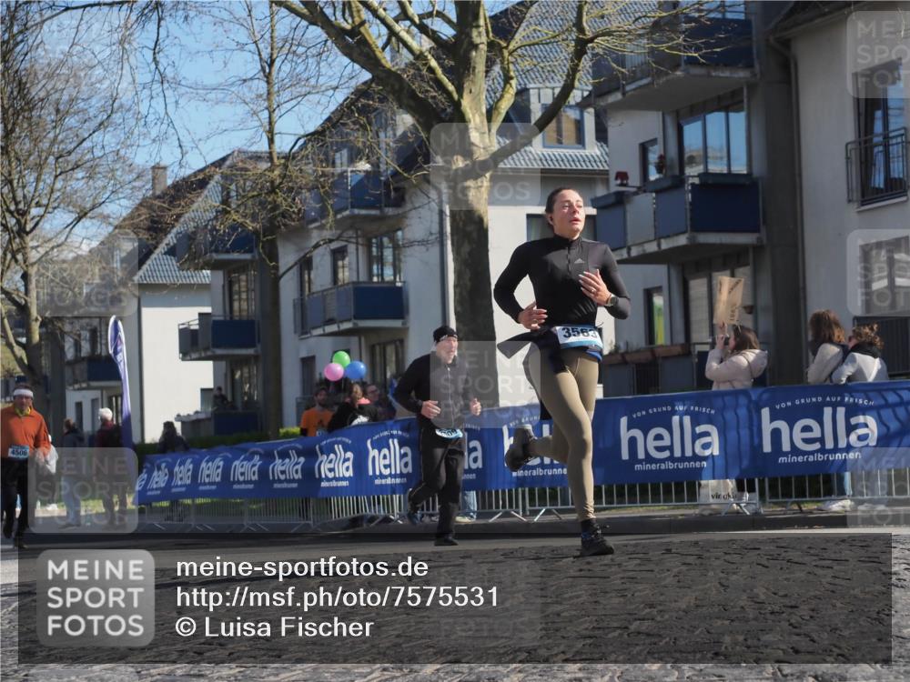 06.04.2025 - 44. Internationalen Wilhelmsburger Insellauf Luisa Fischer http://msf.ph/oto/7575531 06.04.2025 10:42:36 Ziel 3563, 4506 meine-sportfotos.de