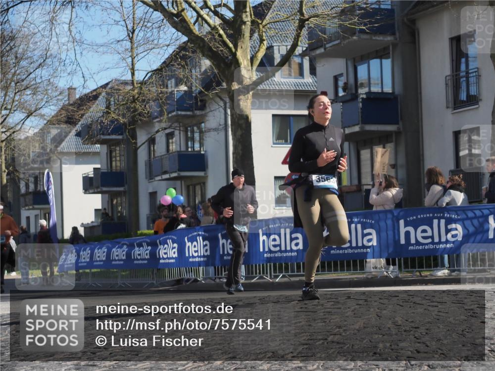 06.04.2025 - 44. Internationalen Wilhelmsburger Insellauf Luisa Fischer http://msf.ph/oto/7575541 06.04.2025 10:42:36 Ziel 06, 356 meine-sportfotos.de