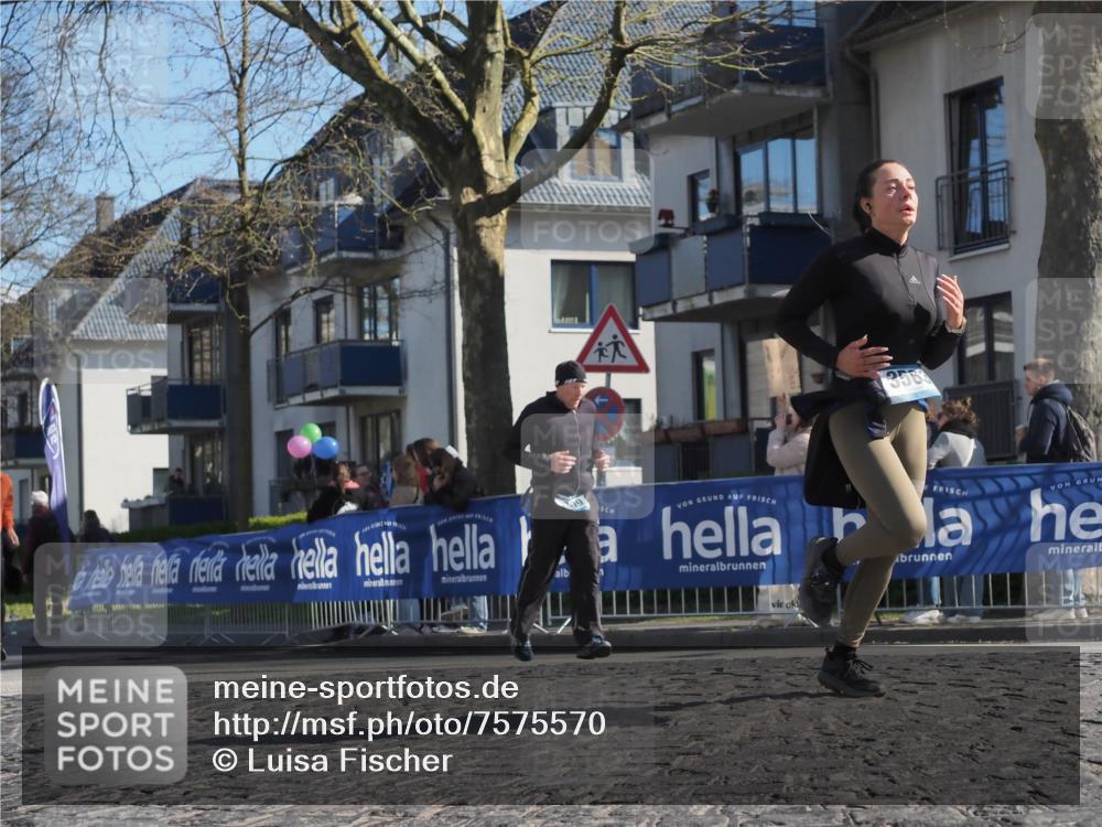 06.04.2025 - 44. Internationalen Wilhelmsburger Insellauf Luisa Fischer http://msf.ph/oto/7575570 06.04.2025 10:42:36 Ziel 356 meine-sportfotos.de