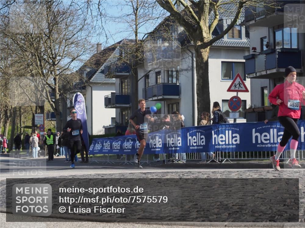 06.04.2025 - 44. Internationalen Wilhelmsburger Insellauf Luisa Fischer http://msf.ph/oto/7575579 06.04.2025 10:37:44 Ziel 3171, 3076, 4530 meine-sportfotos.de